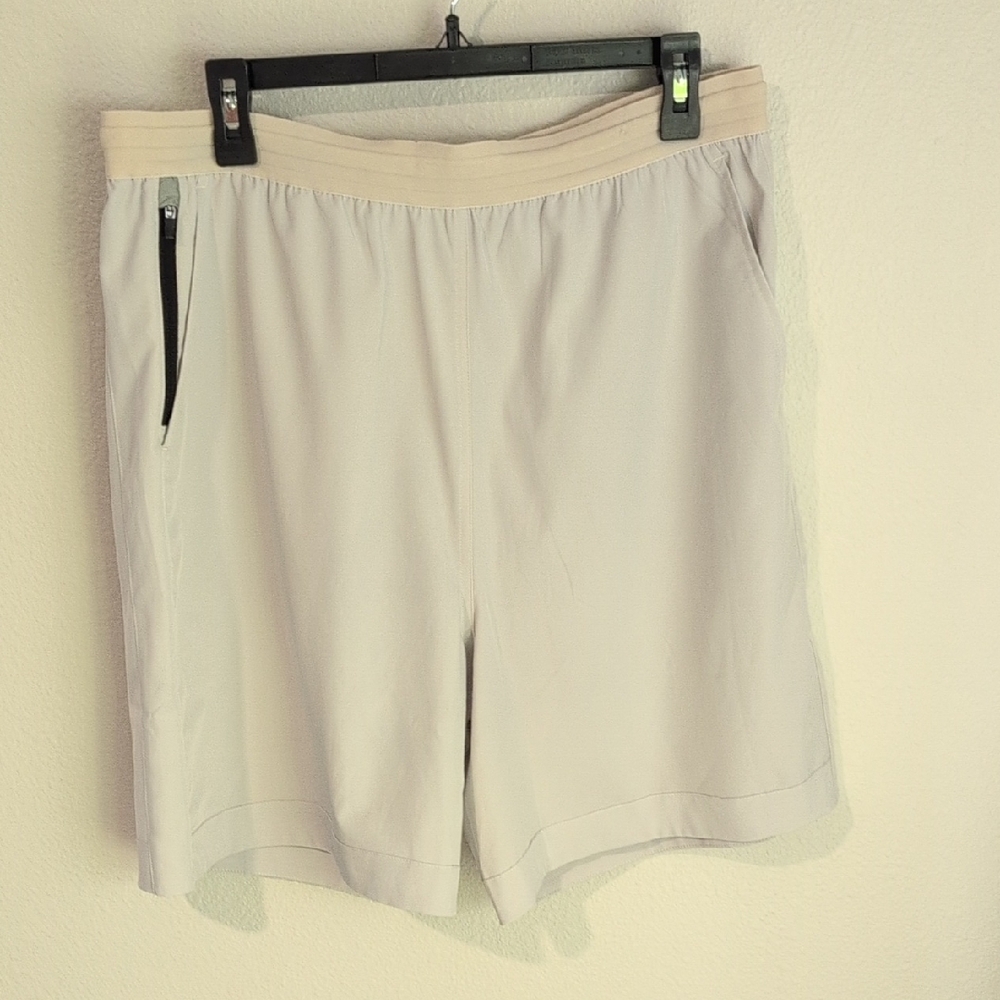 Light Gray Men’s Active Pull-On Shorts Large L
